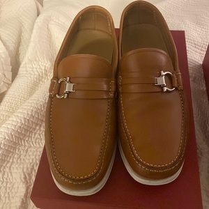 Ferragamo 9 EE calf